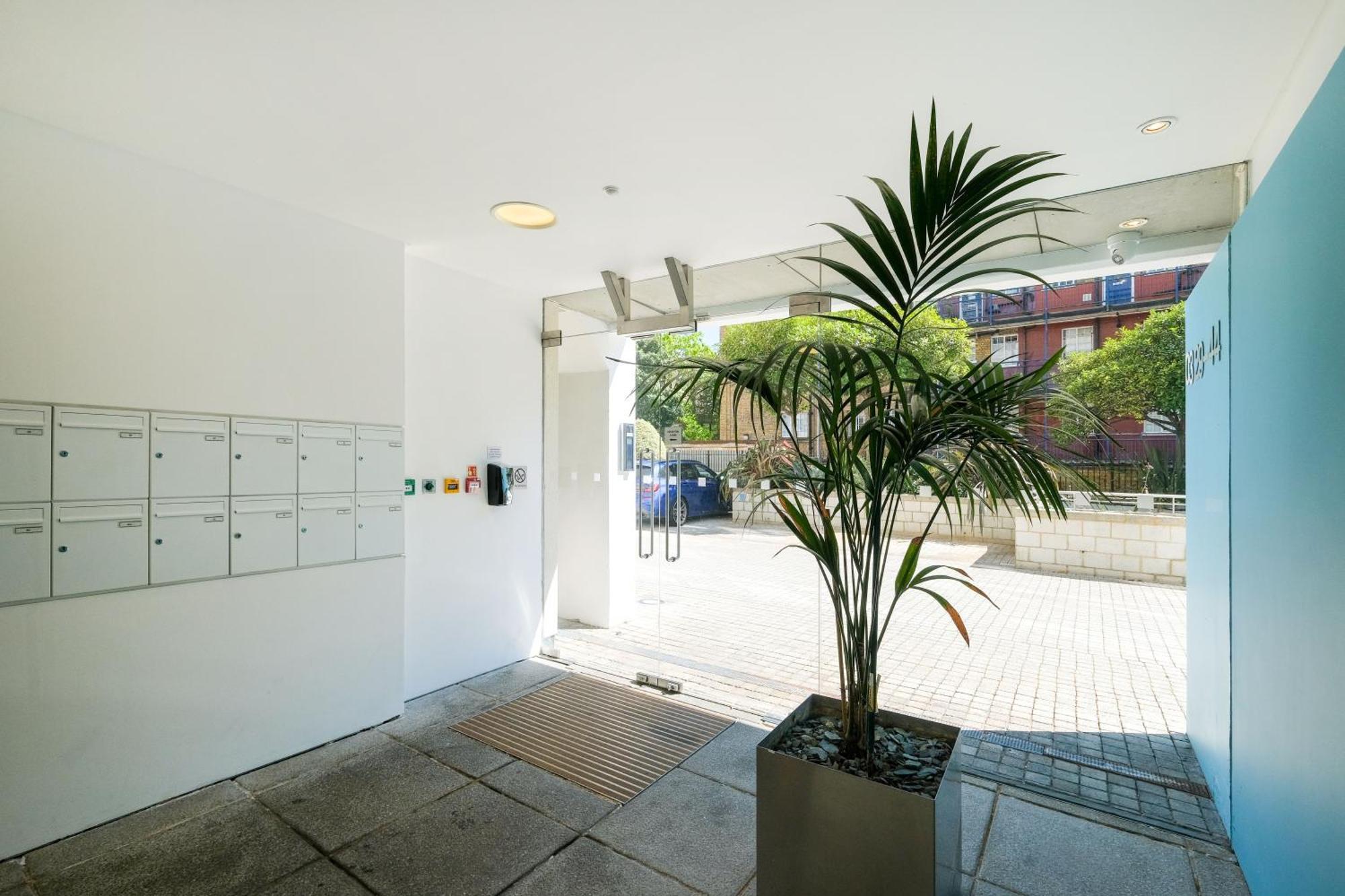Appartement Lovely 2 Bed Flat In Canal Side Gated Development à Londres Extérieur photo
